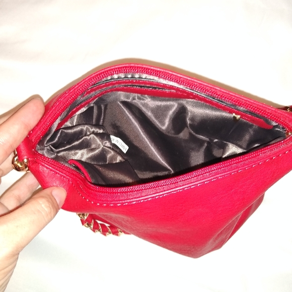 Red Purse - Picture 4 of 4